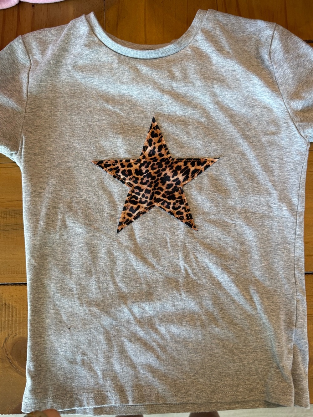 Edikted Light Gray Short Sleeve Tee with Leopard Star